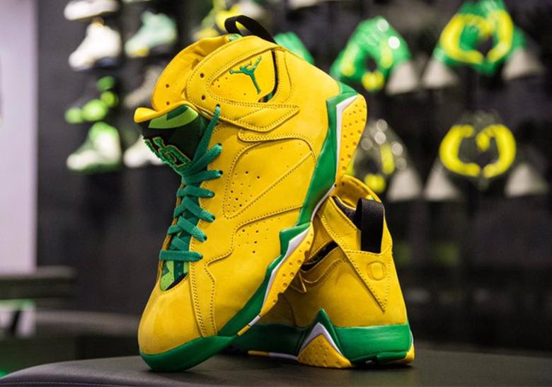 air-jordan-7-oregon-ducks-3