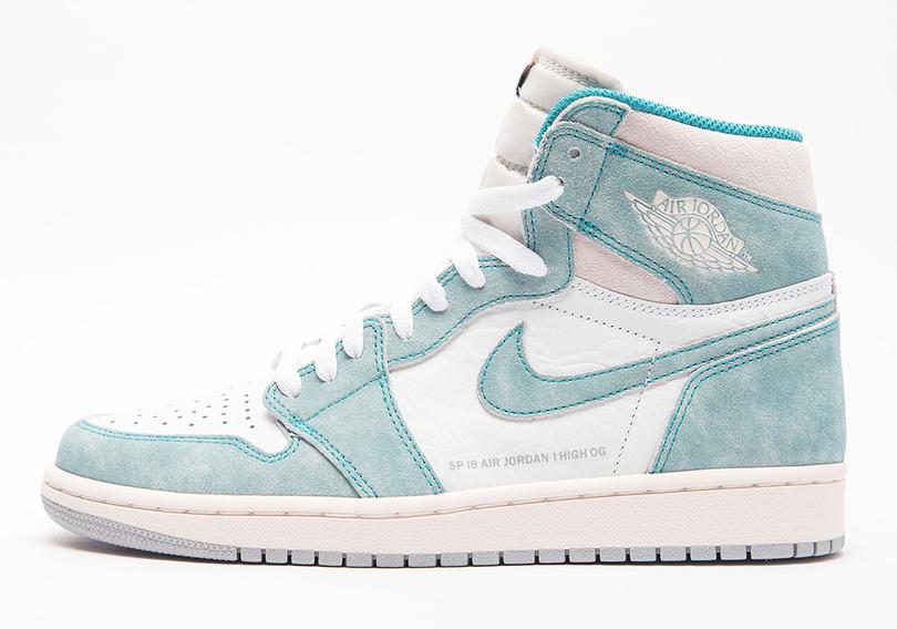 air-jordan-1-retro-high-og-turbo-green-white-sail-light-smoke-grey-555088-311-1