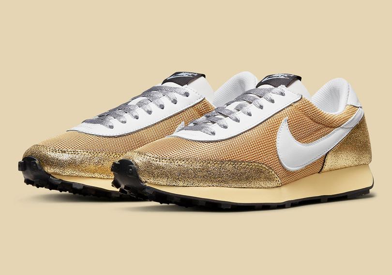 nike-waffle-trainer-2-cracked-gold-do5883-700-5