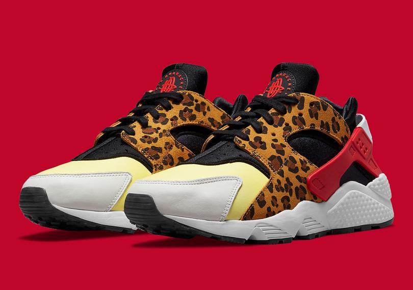 Nike-Air-Huarache-SNKRS-Day-DM9092-700-5