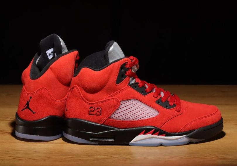 Air-Jordan-5-Toro-Bravo-DD0587-600-11-1