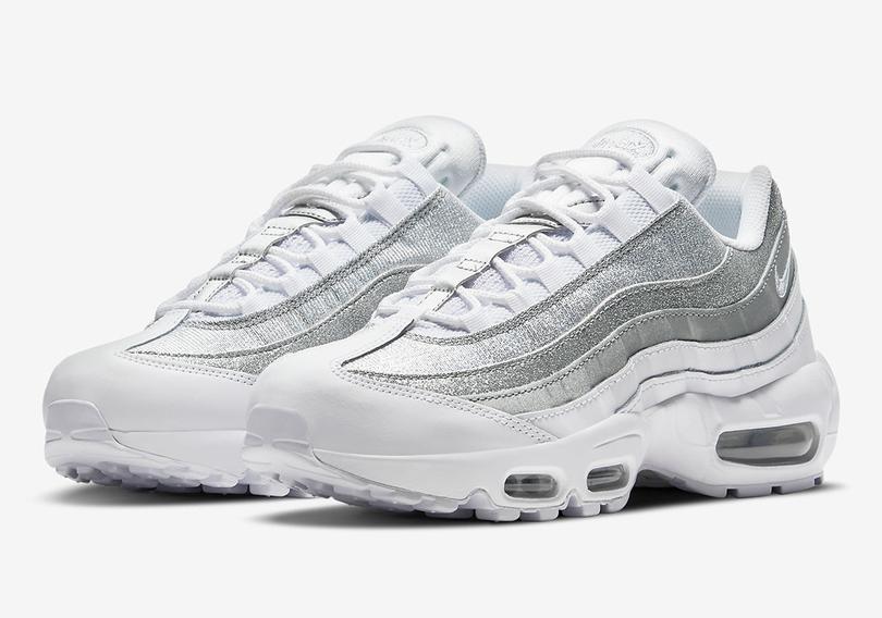 nike-air-max-95-wmns-silver-DH3857-100-3