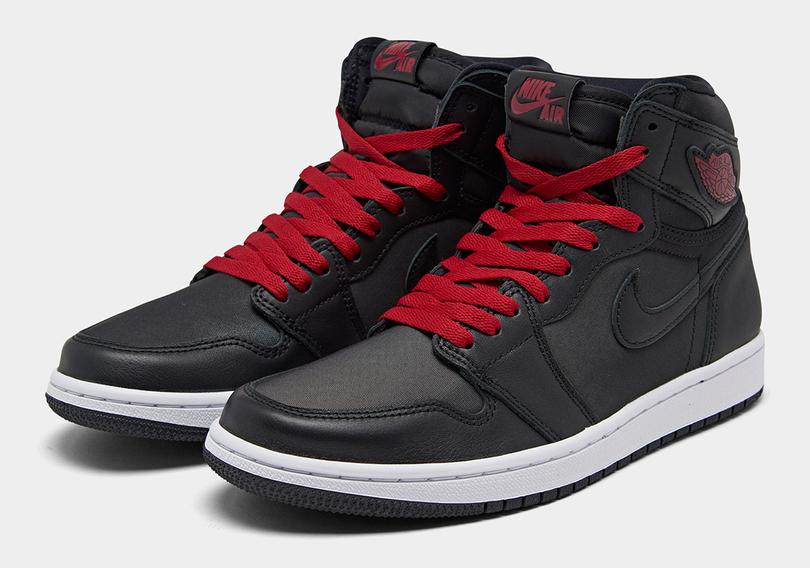 Air-Jordan-1-Retro-High-OG-555088_060-2